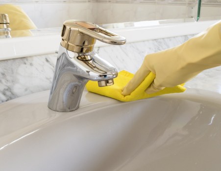 Careful cleaning of a wool or decorative rug in Brixton